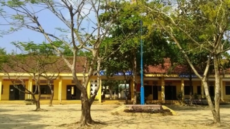 Khởi tố bảo vệ dâm ô hai học sinh tiểu học